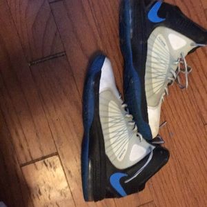 Nike boys size 7 maxair